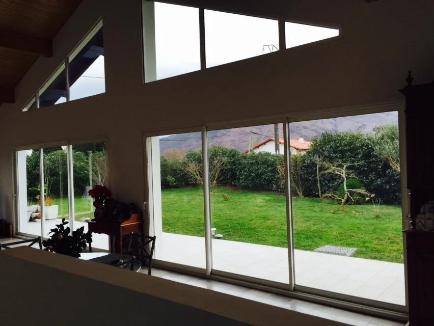 Installation baies vitrées villa Pays Basque